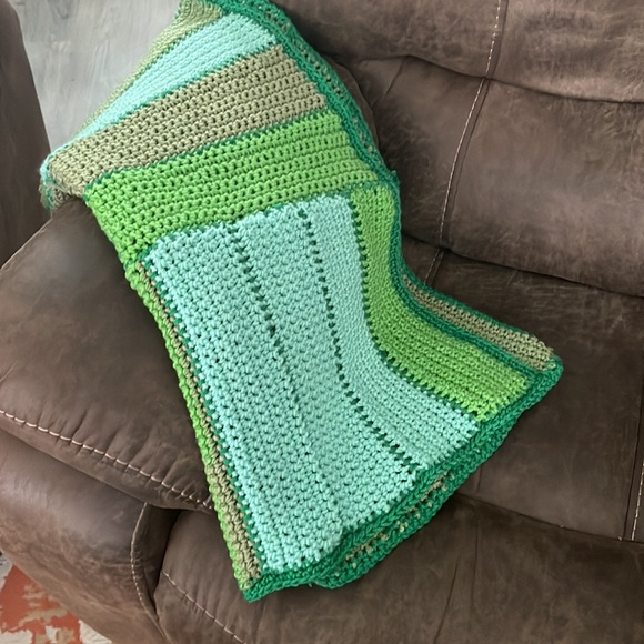 “Cactus” Multi-Green Colors-throw- handmade by JulzyRaye- OS - Picture 4 of 10